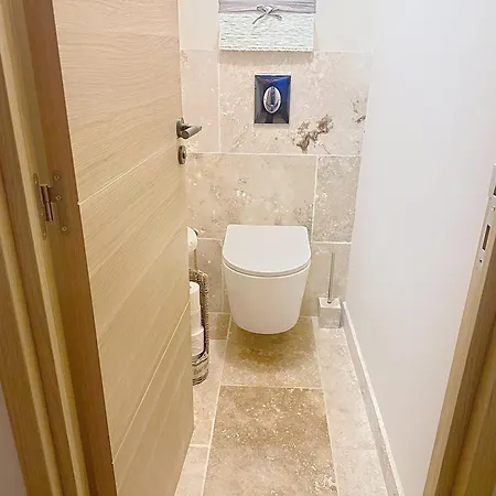 Beautiful 2 Bedroom App, Walking Distance From Congress * Cannes