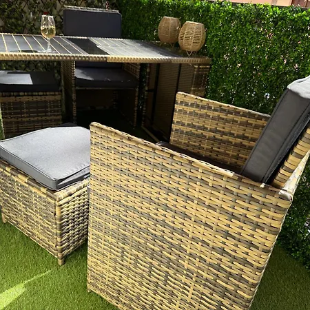 Beautiful 2 Bedroom App, Walking Distance From Congress Cannes