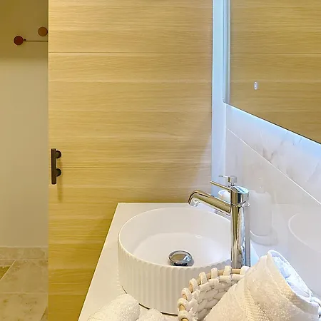 Apartmán Luxury 2 Bedroom App Walking Distance From